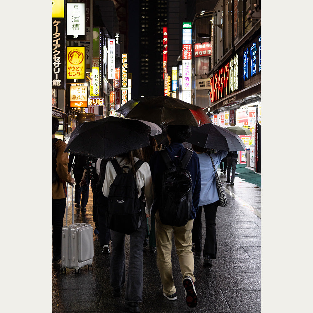 Tokyo by night - commuters